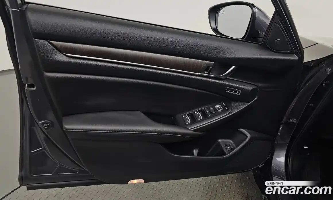 Honda Accord 2021 2.0 автомат (гидро), фото 13