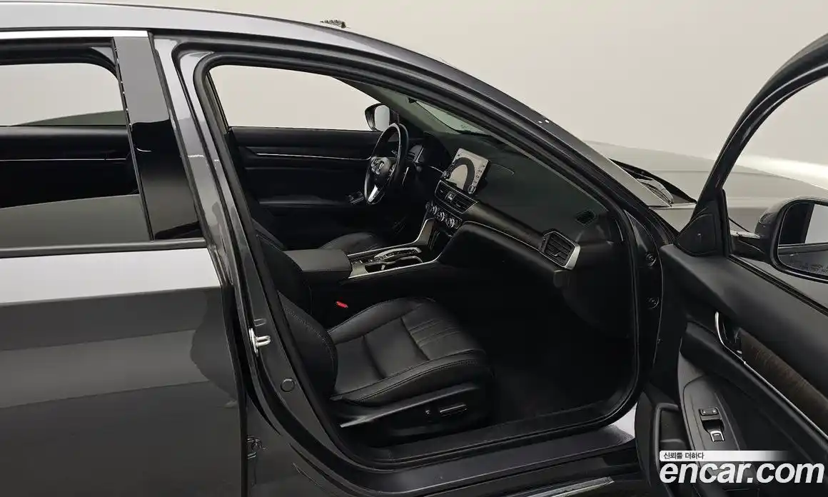 Honda Accord 2021 2.0 автомат (гидро), фото 15