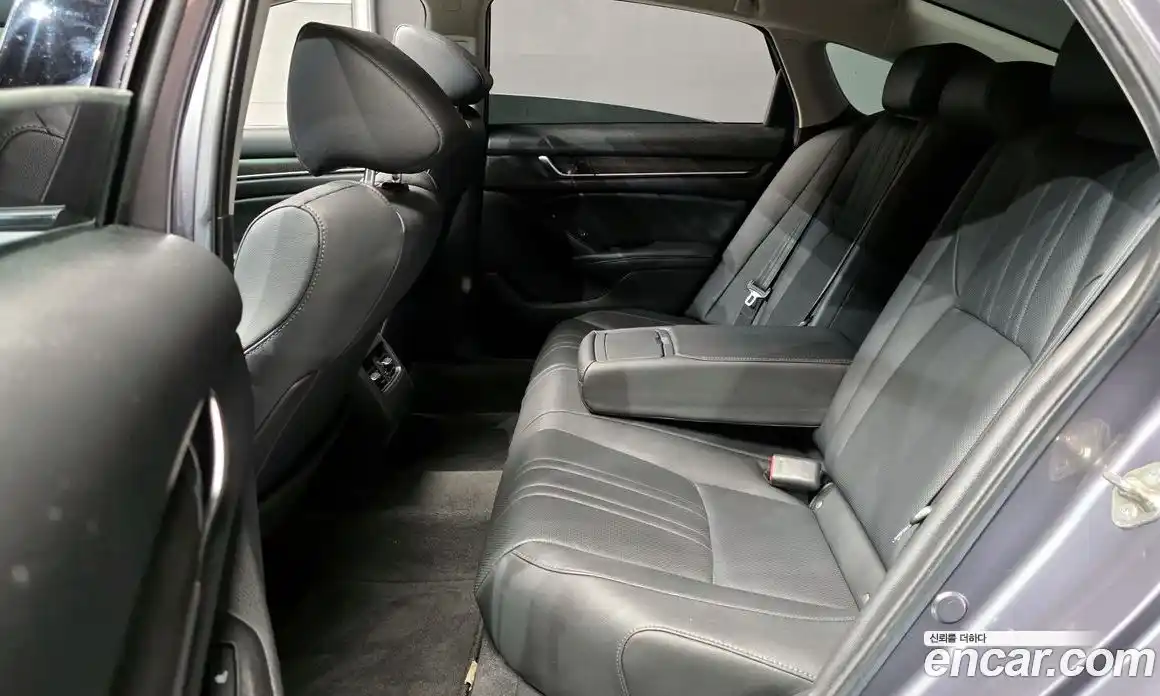 Honda Accord 2019 2.0 автомат (гидро), фото 12