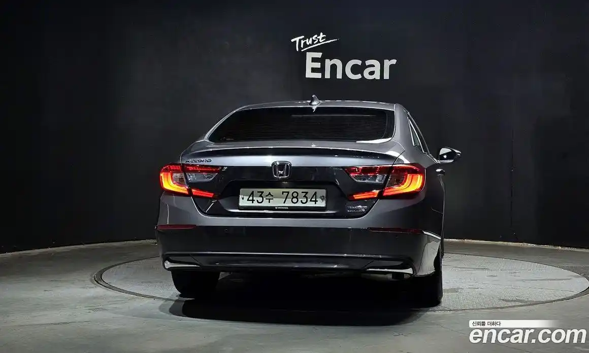 Honda Accord 2019 2.0 автомат (гидро), фото 4