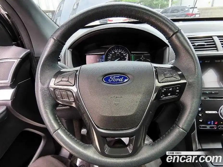 Ford Explorer 2017 2.3 автомат (гидро), фото 8