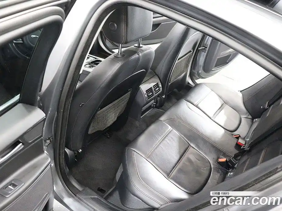 Jaguar XE 2018 2.0 гидро, фото 18