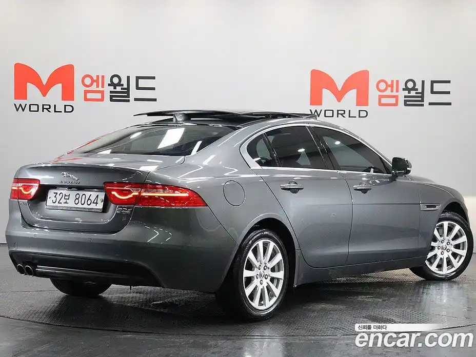 Jaguar XE 2018 2.0 гидро, фото 4