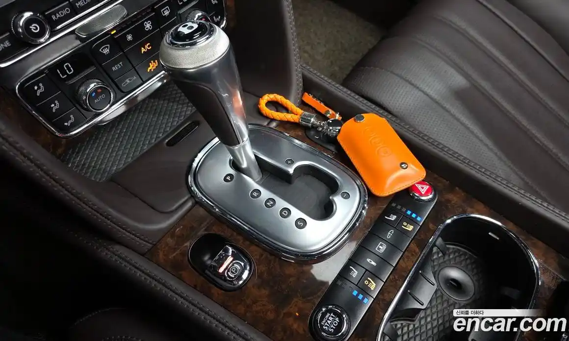 Bentley Flying Spur 2015 4.0 гидро, фото 9