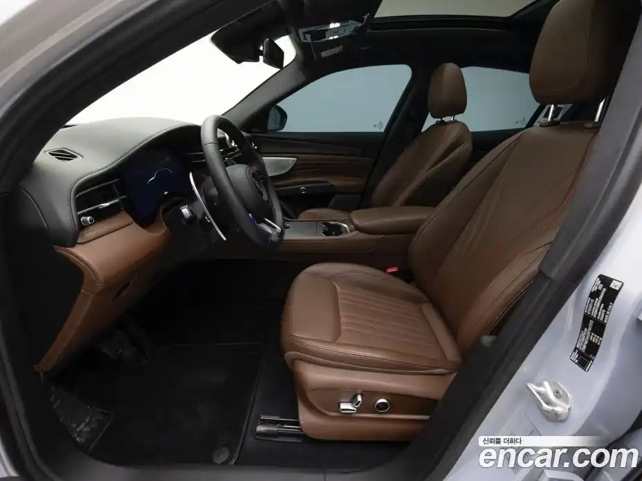 Maserati Grecale 2024 2.0 гидро, фото 11
