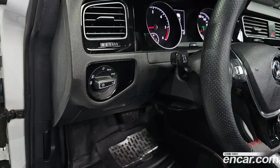 Volkswagen Golf 2015 2.0 автомат (гидро), фото 18