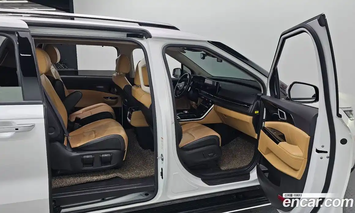 Kia Carnival 2020 2.2 автомат (гидро), фото 11