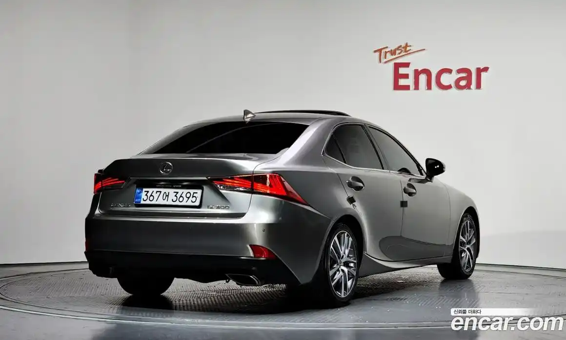 Lexus IS 2019 2.0 гидро, фото 2