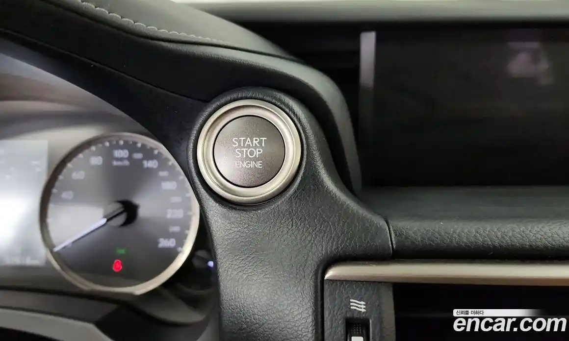 Lexus IS 2019 2.0 гидро, фото 28