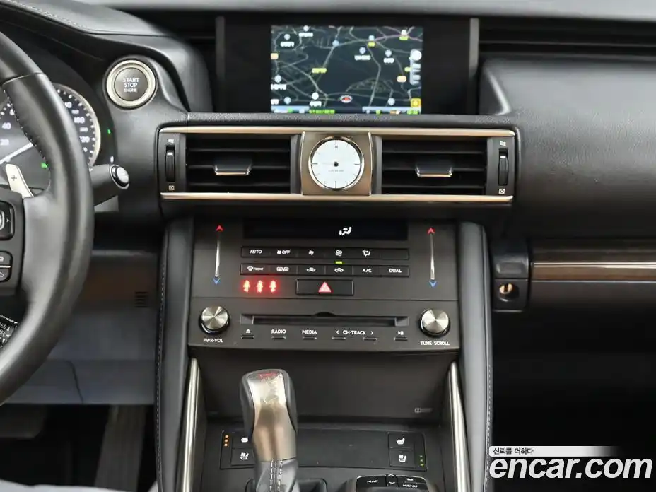 Lexus IS 2019 2.0 гидро, фото 39