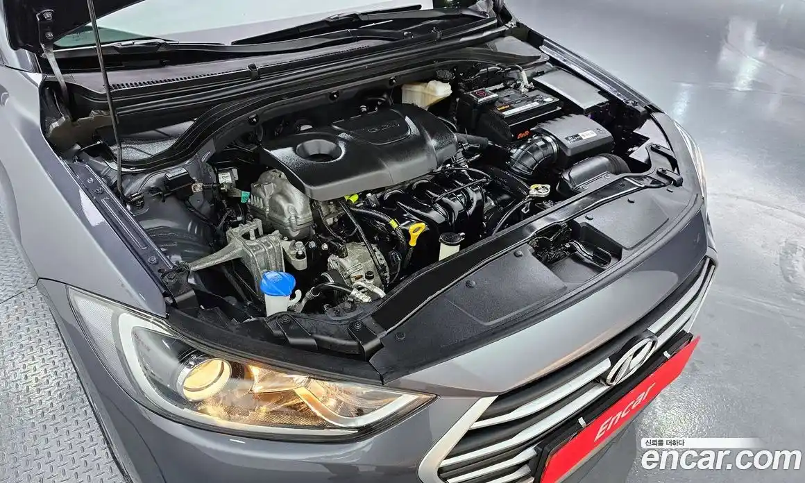Hyundai Avante 2018 1.6 автомат (гидро), фото 6