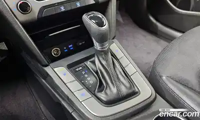 Hyundai Avante 2018 1.6 автомат (гидро), миниатюра 9
