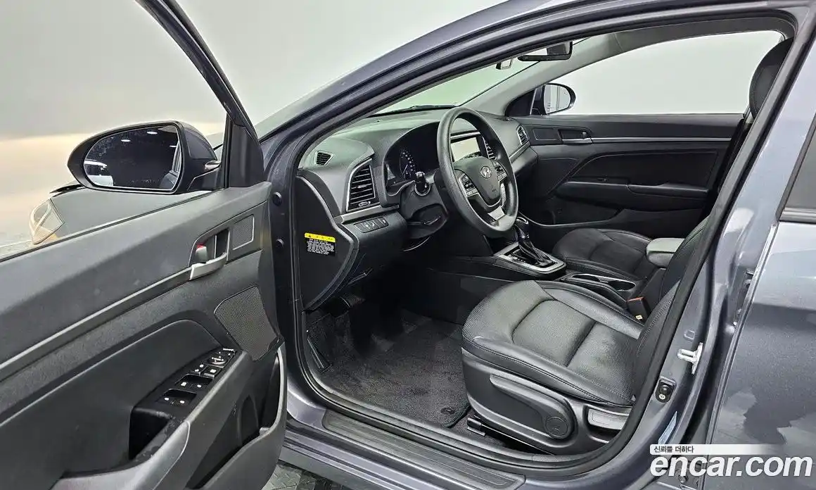 Hyundai Avante 2018 1.6 автомат (гидро), фото 10