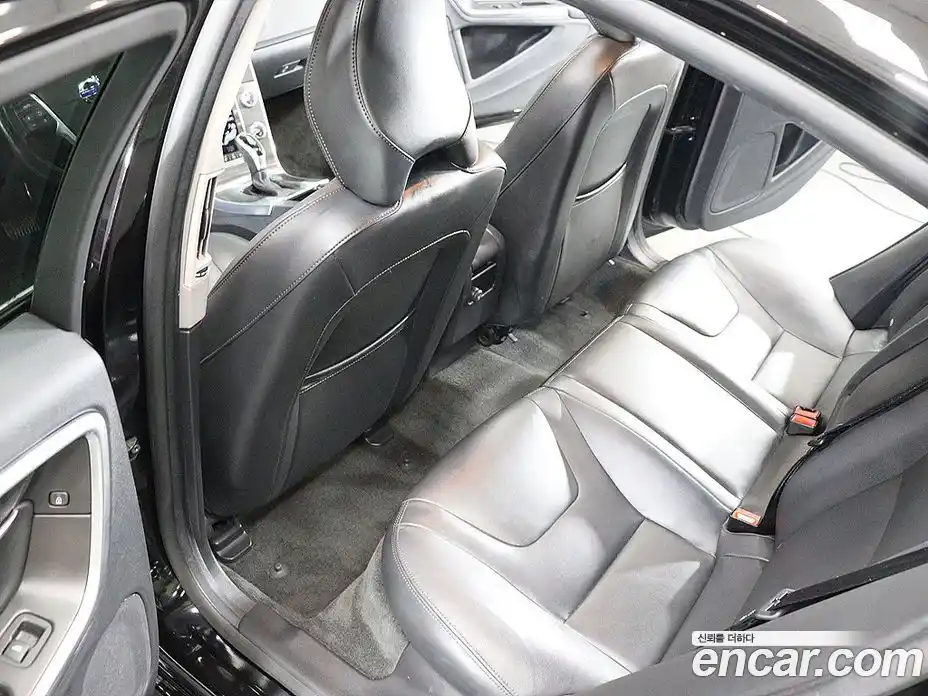 Volvo S60 2016 2.0 автомат (гидро), фото 14