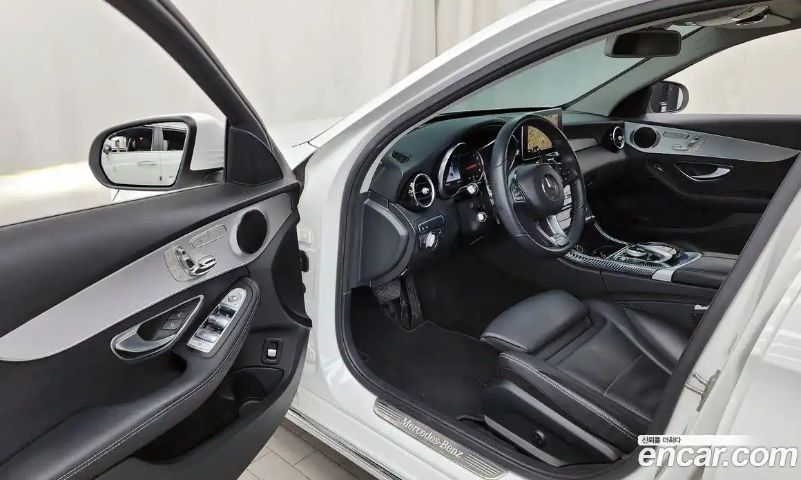 Mercedes-Benz C-Class 2018 2.0 гидро, фото 13 Mercedes-Benz C-Class 2018 2.0 гидро, фото 13