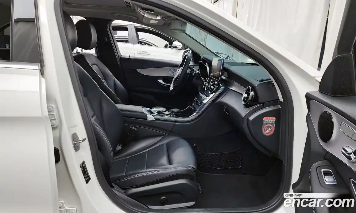 Mercedes-Benz C-Class 2018 2.0 гидро, фото 17 Mercedes-Benz C-Class 2018 2.0 гидро, фото 17