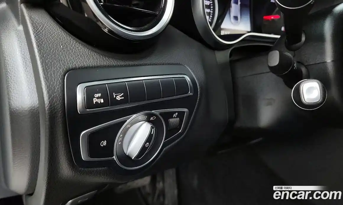 Mercedes-Benz C-Class 2018 2.0 гидро, фото 22 Mercedes-Benz C-Class 2018 2.0 гидро, фото 22
