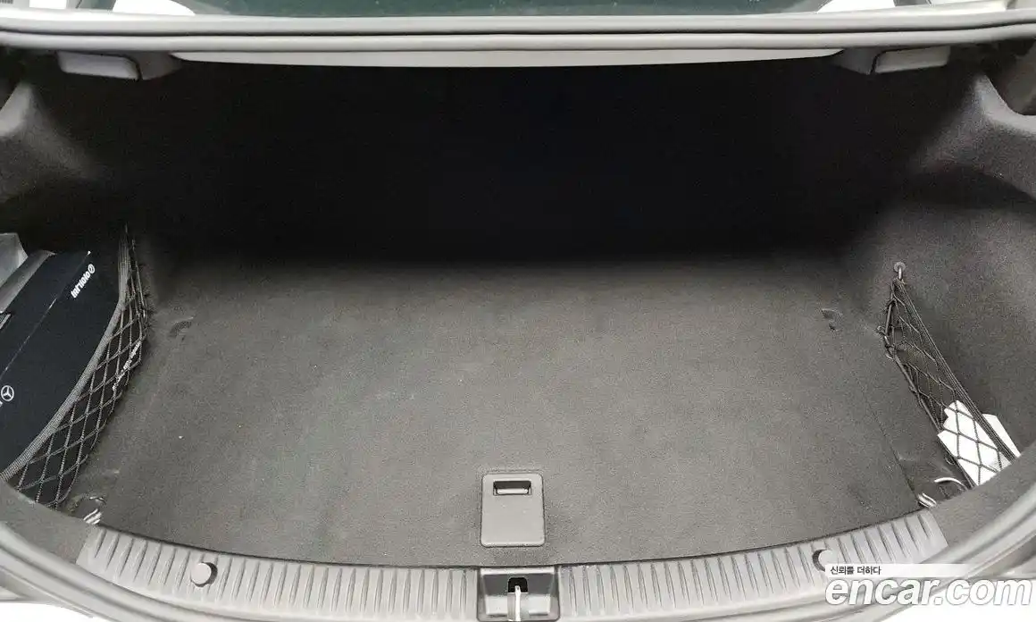 Mercedes-Benz C-Class 2018 2.0 гидро, фото 26 Mercedes-Benz C-Class 2018 2.0 гидро, фото 26
