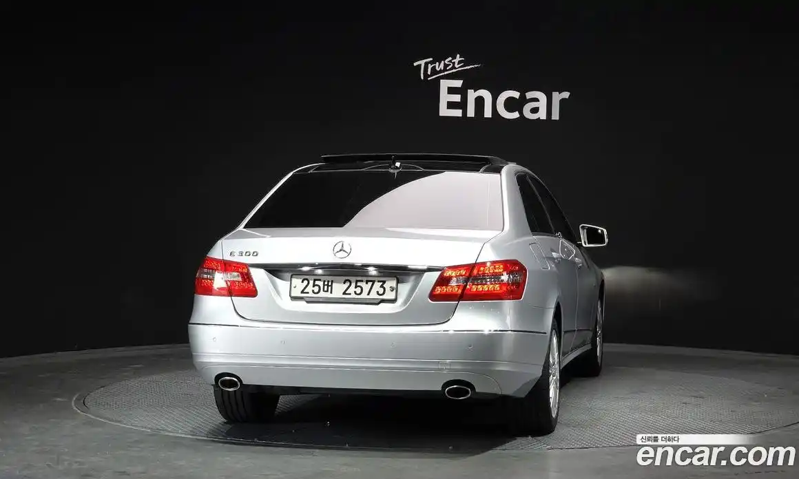 Mercedes-Benz E-Class 2012 3.5 автомат (гидро), фото 4