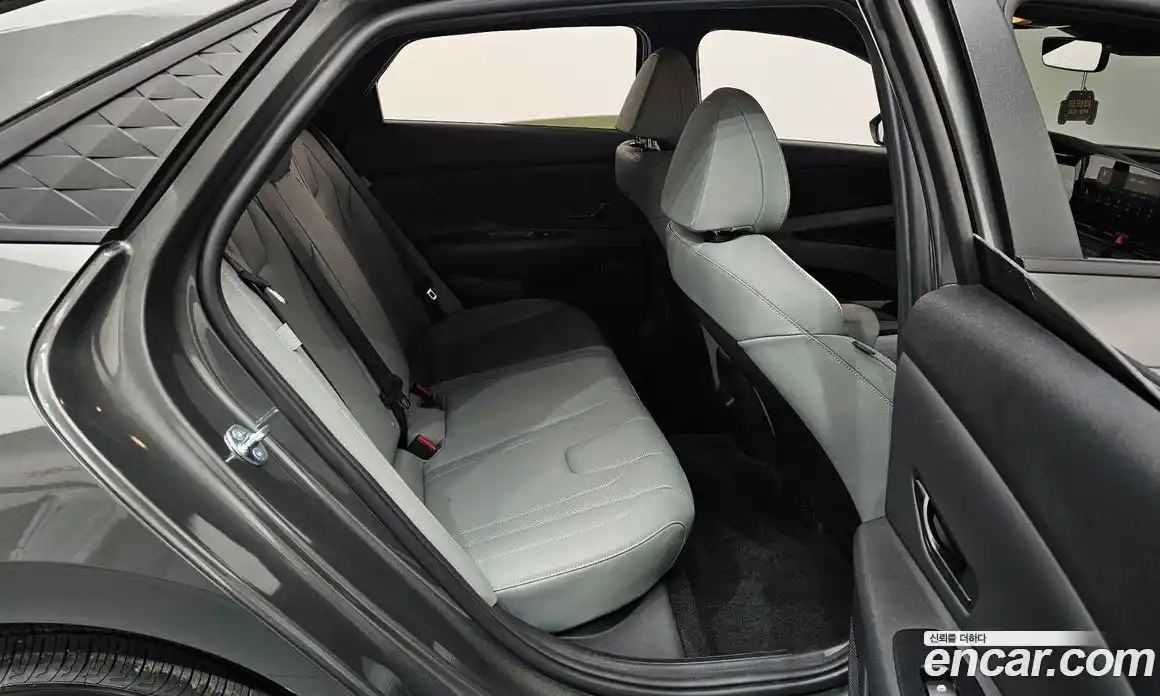 Hyundai Avante 2025 1.6 автомат (гидро), фото 17