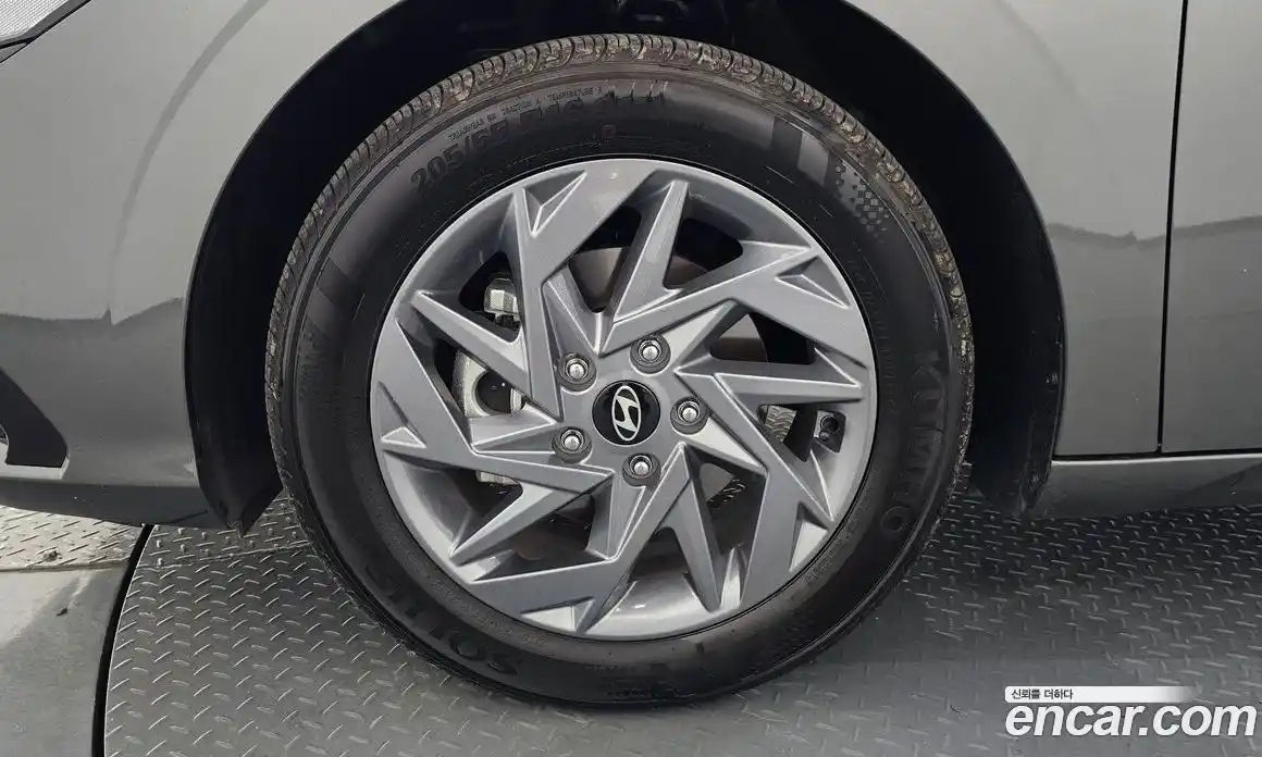 Hyundai Avante 2025 1.6 автомат (гидро), фото 5