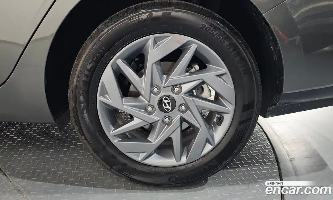 Hyundai Avante 2025 1.6 автомат (гидро), фото 7