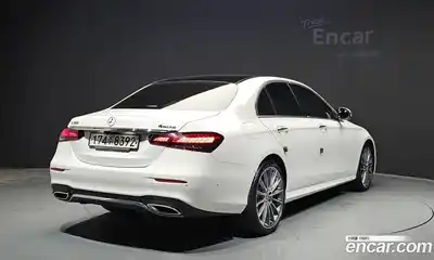 Mercedes-Benz E-Class 2021 2.0 автомат (гидро), миниатюра 2