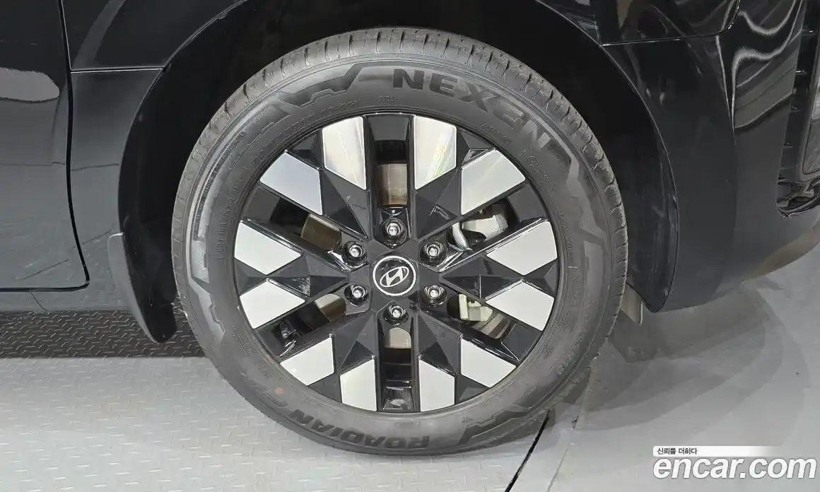Hyundai Staria 2024 1.6 автомат (гидро), фото 7