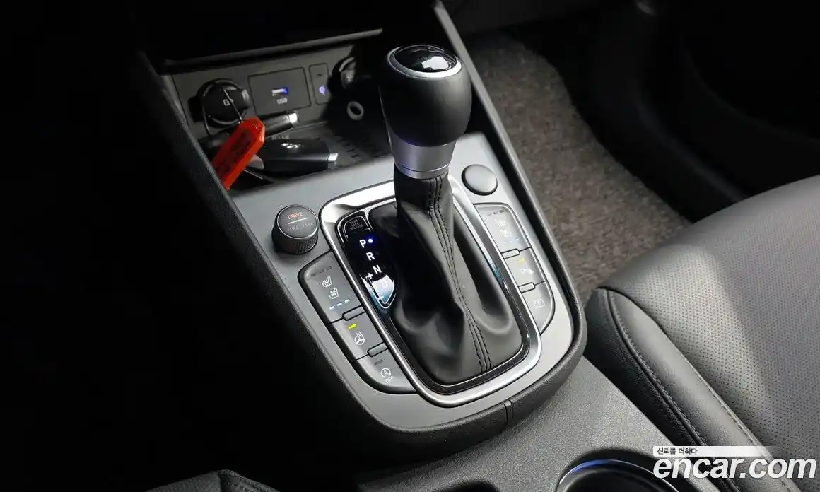 Hyundai Kona 2021 1.6 автомат (гидро), фото 9