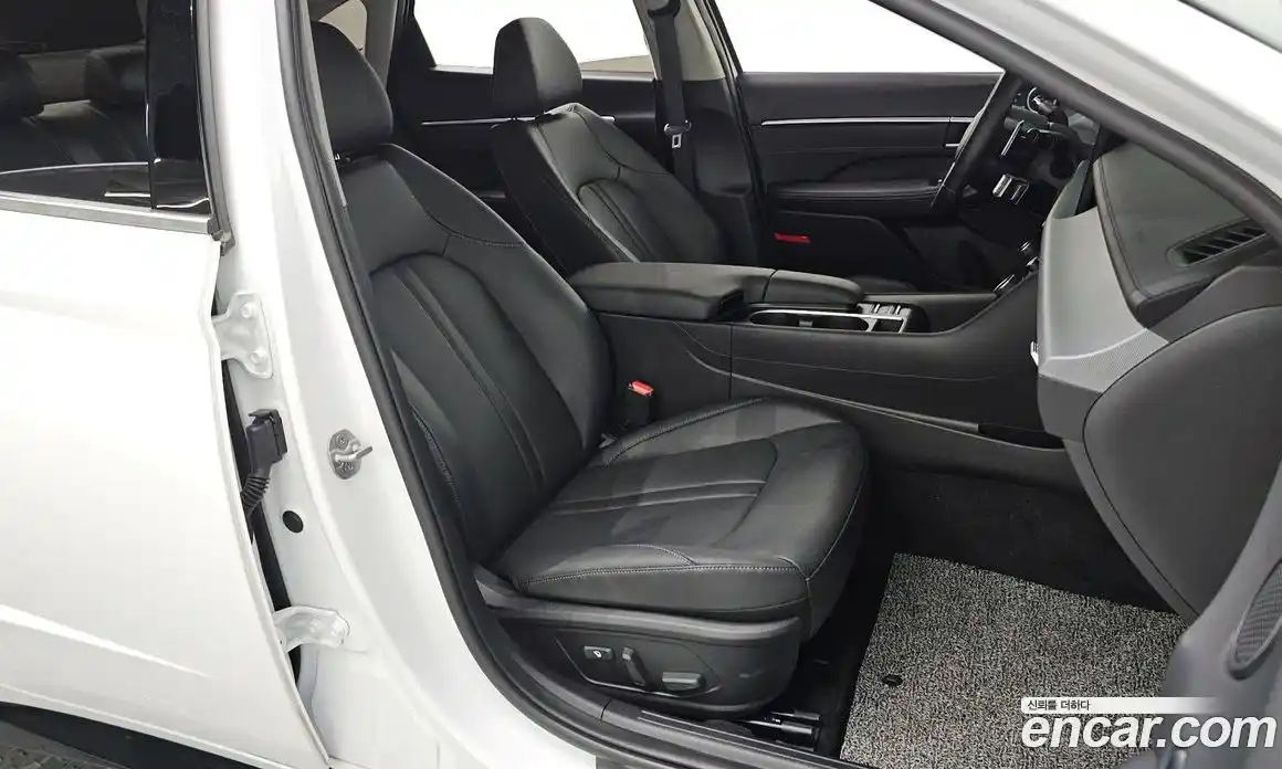 Hyundai Sonata 2025 2.0 автомат (гидро), фото 11