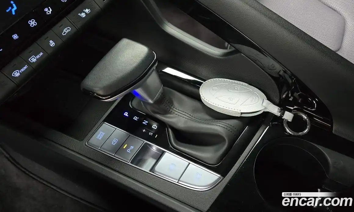 Hyundai Avante 2023 1.6 автомат (гидро), фото 12