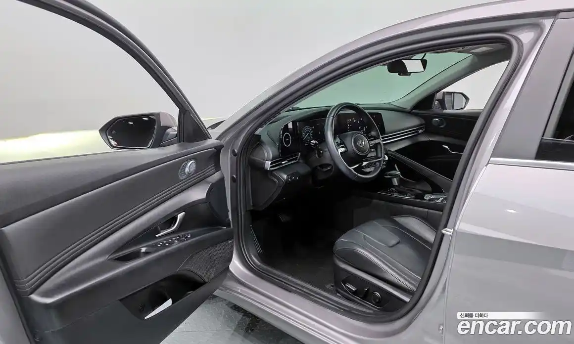 Hyundai Avante 2022 1.6 автомат (гидро), фото 13