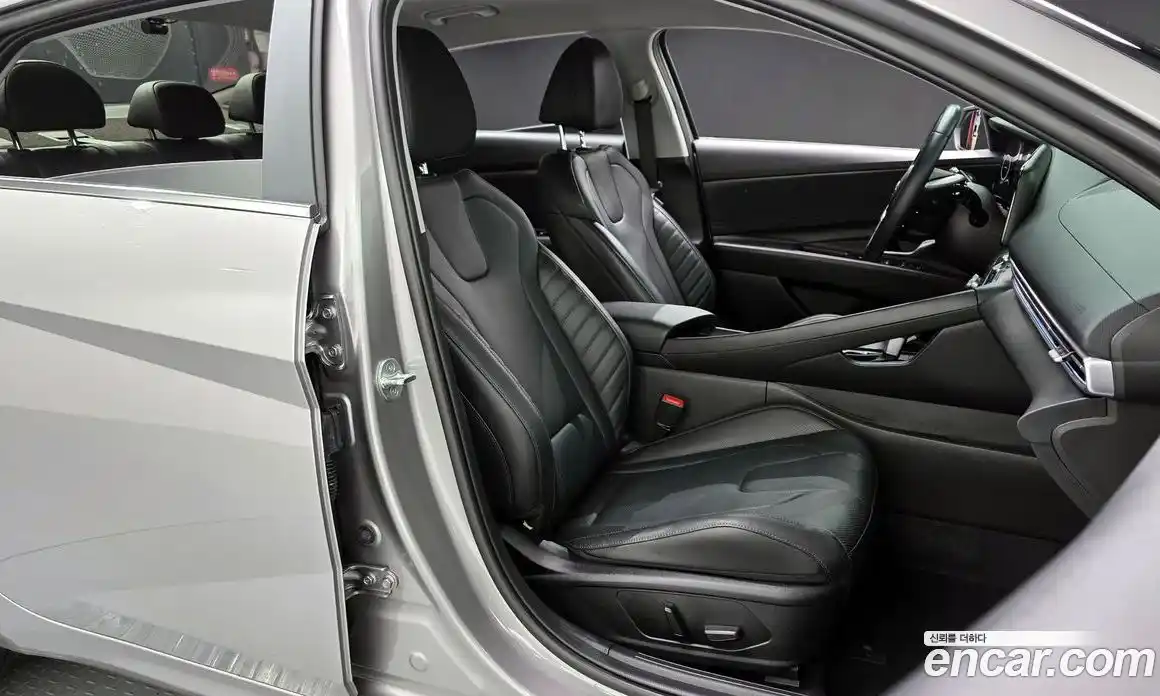 Hyundai Avante 2022 1.6 автомат (гидро), фото 16