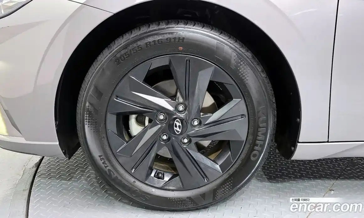 Hyundai Avante 2022 1.6 автомат (гидро), фото 5