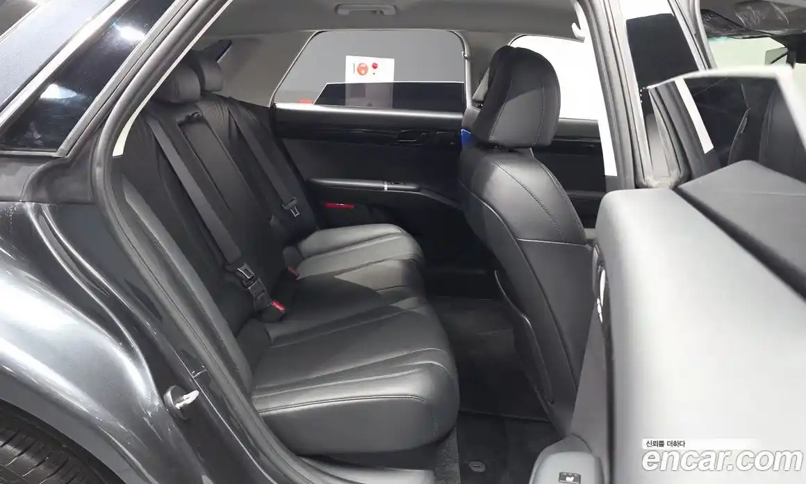 Hyundai Grandeur 2023 2.5 автомат (гидро), фото 12