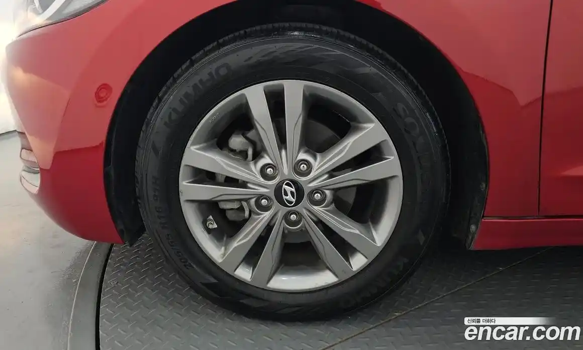 Hyundai Avante 2016 1.6 автомат (гидро), фото 5