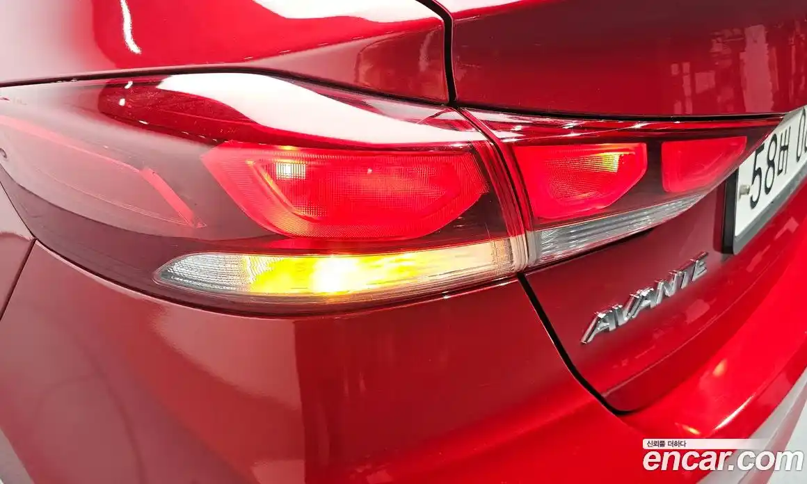 Hyundai Avante 2016 1.6 автомат (гидро), фото 9
