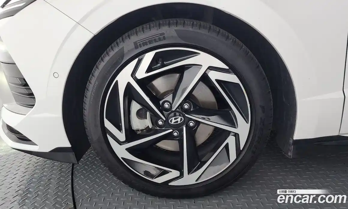 Hyundai Sonata 2023 1.6 автомат (гидро), фото 5