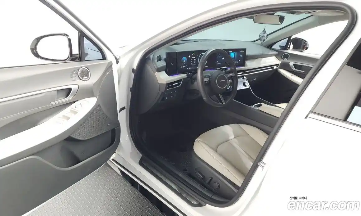 Hyundai Sonata 2023 1.6 автомат (гидро), фото 10