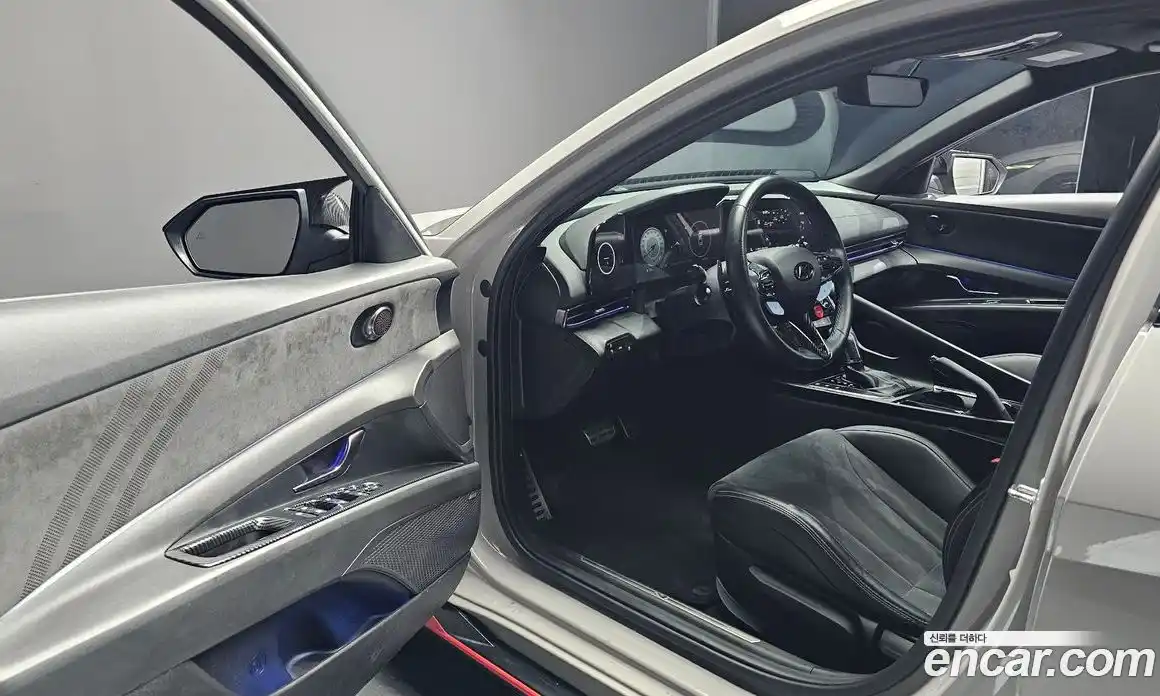Hyundai Avante 2023 2.0 автомат (гидро), фото 13