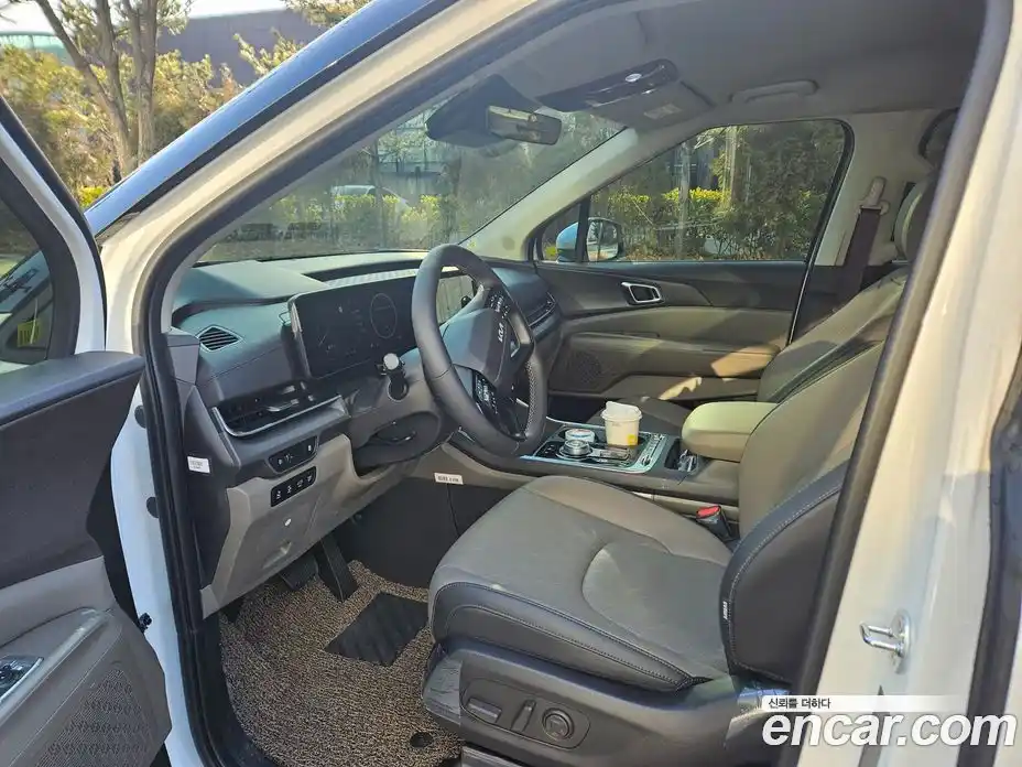 Kia Carnival 2024 1.6 автомат (гидро), фото 5