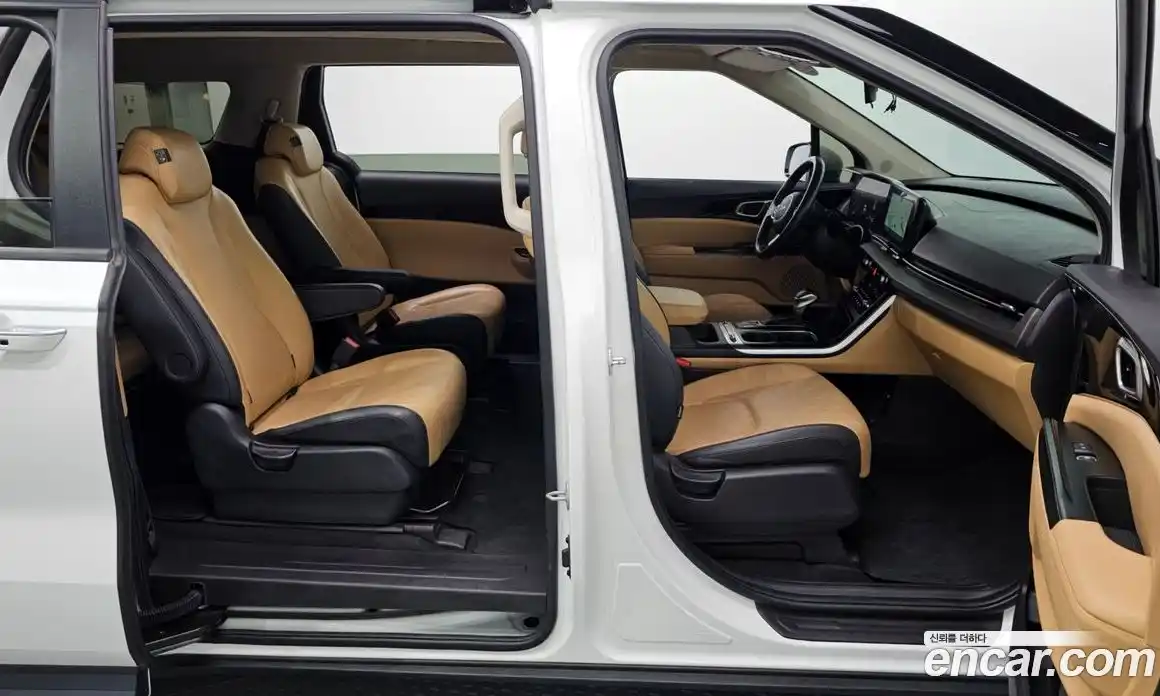 Kia Carnival 2022 2.2 автомат (гидро), фото 16