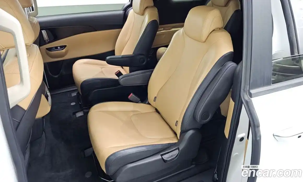 Kia Carnival 2022 2.2 автомат (гидро), фото 23