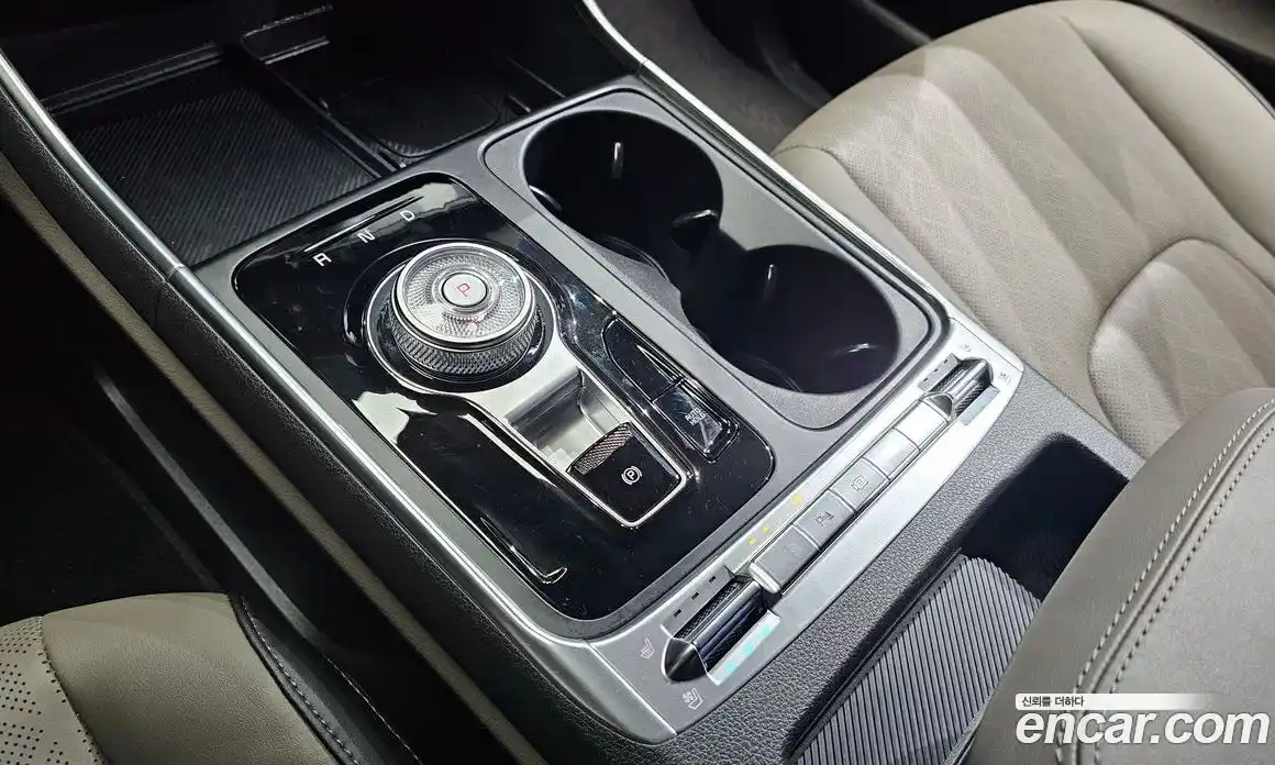 Kia Carnival 2024 1.6 автомат (гидро), фото 12