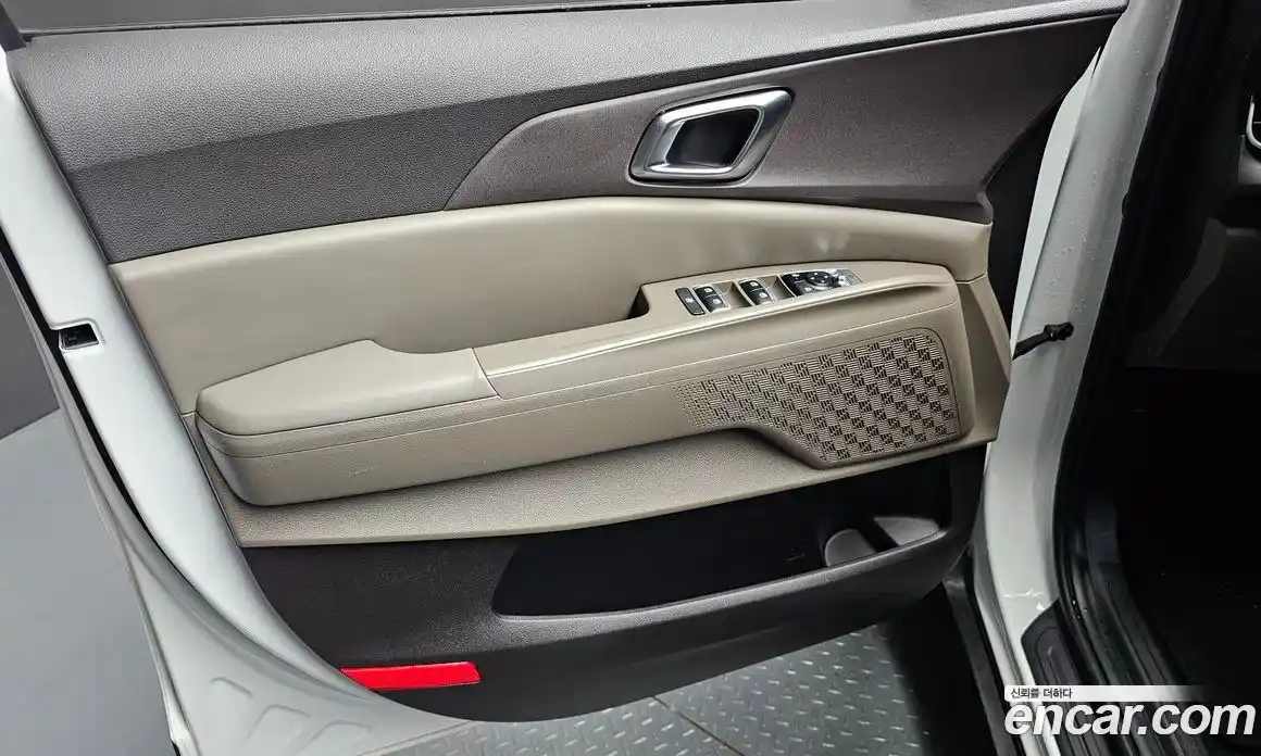 Kia Carnival 2024 1.6 автомат (гидро), фото 14