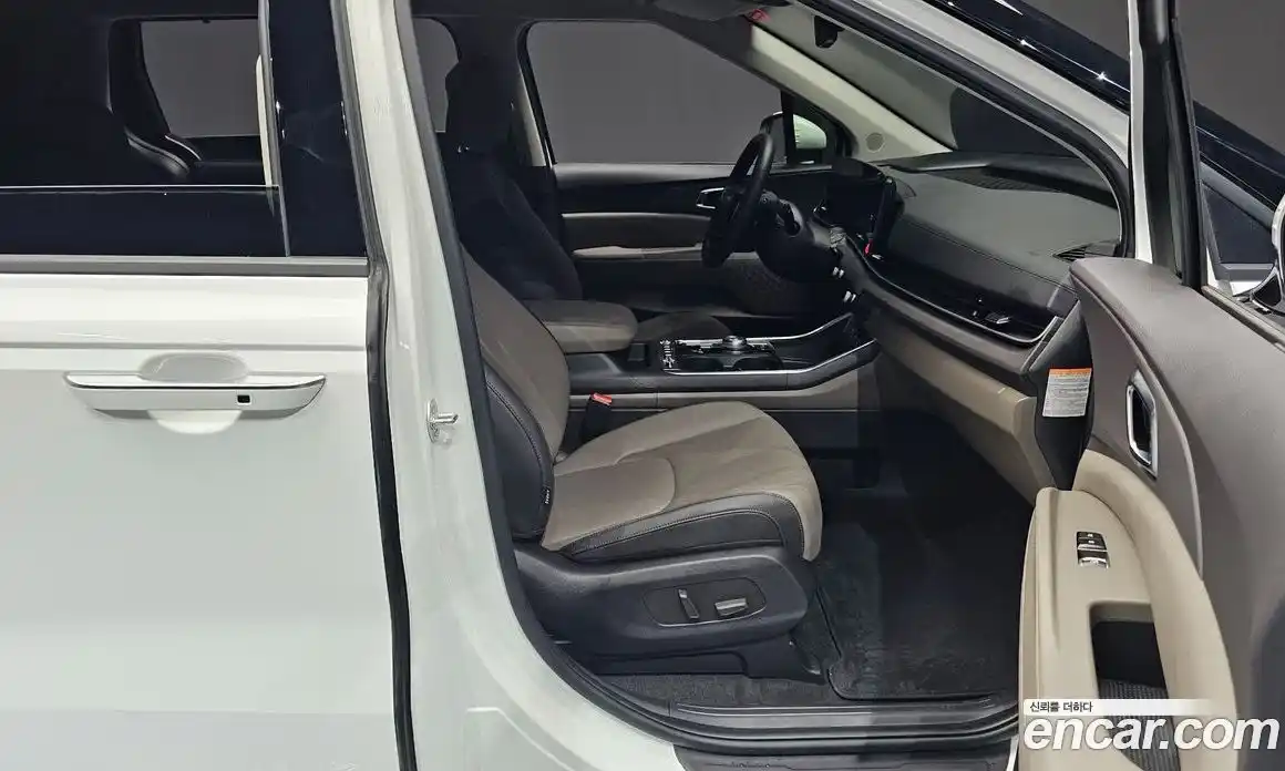 Kia Carnival 2024 1.6 автомат (гидро), фото 16