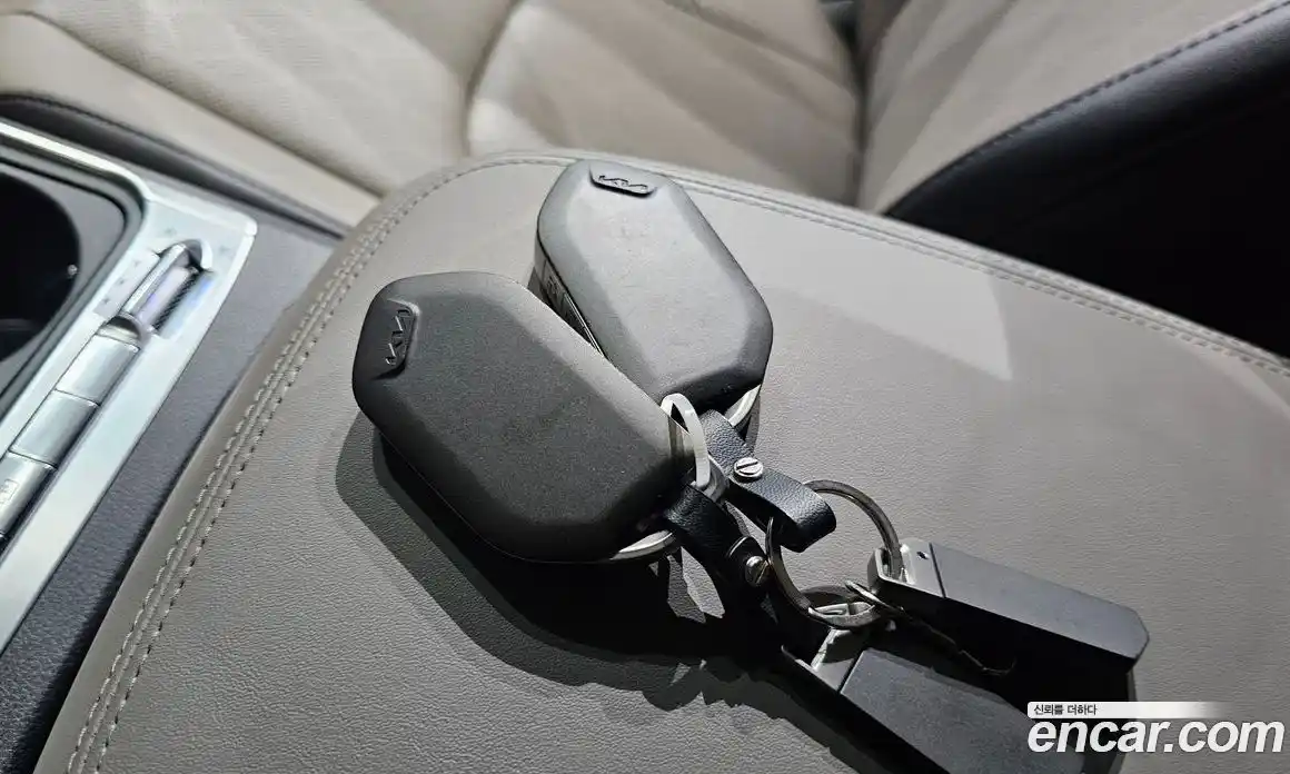 Kia Carnival 2024 1.6 автомат (гидро), фото 21