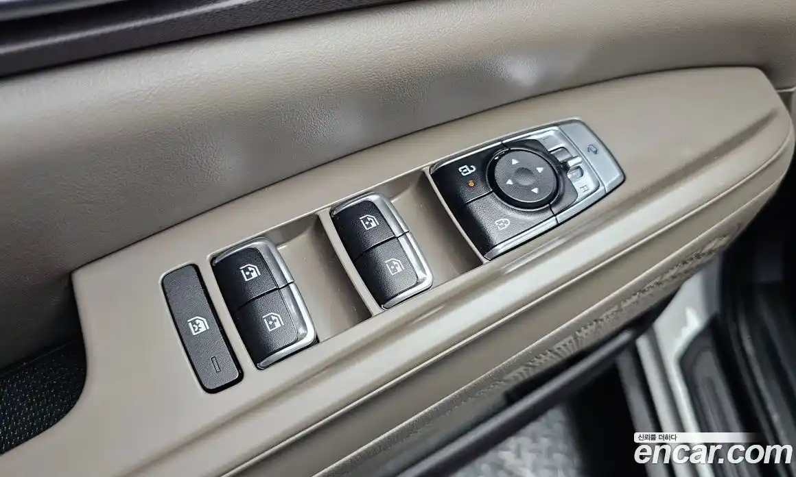 Kia Carnival 2024 1.6 автомат (гидро), фото 30