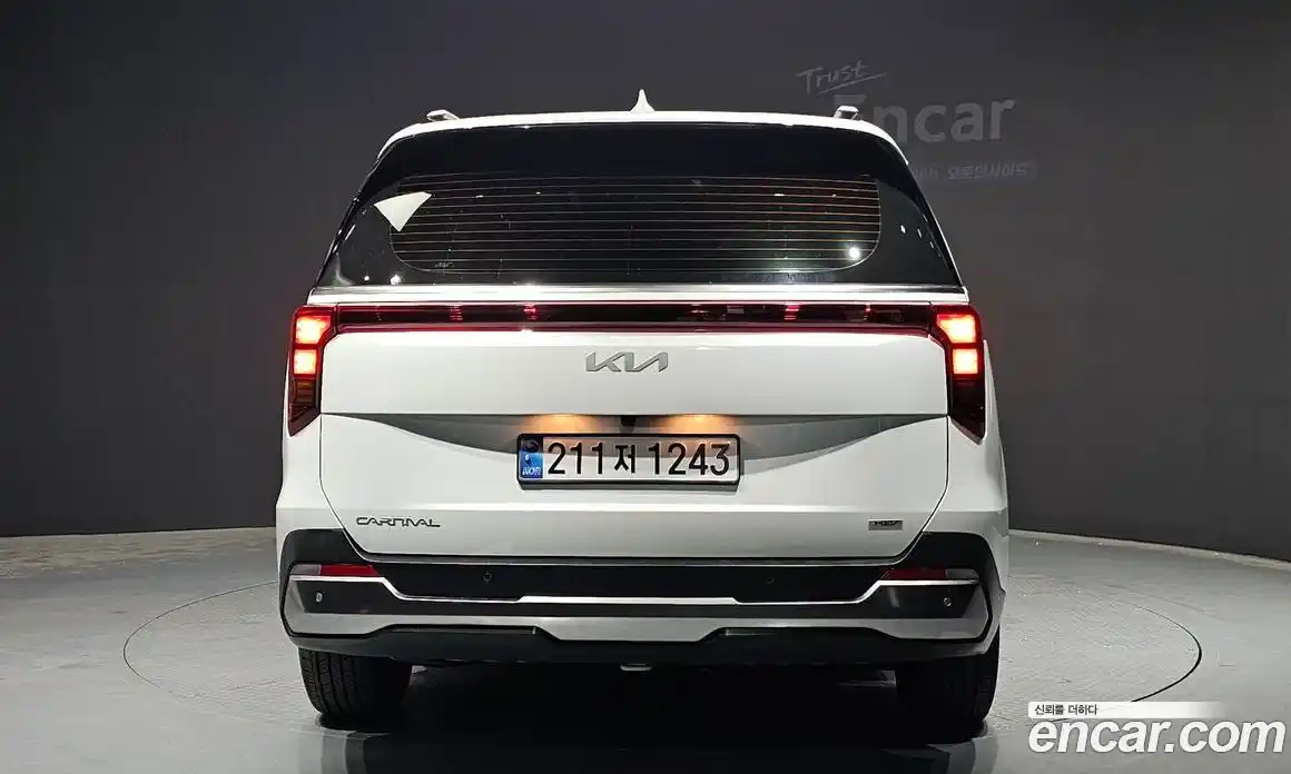 Kia Carnival 2024 1.6 автомат (гидро), фото 4