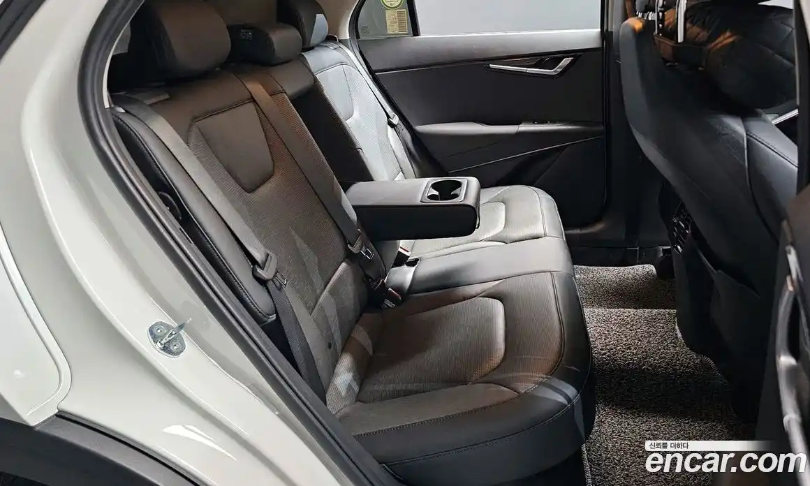 Kia Niro 2022 1.6 автомат (гидро), фото 18
